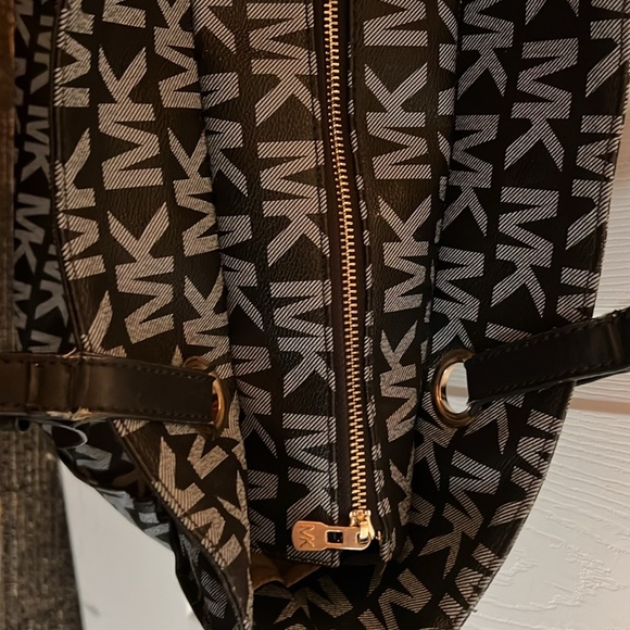 Michael Kors Black Tote Bag - Picture 3 of 4